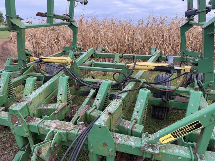 17-shank-john-deere-disc-chisel-image-17