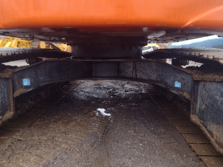 hitachi-zx135us-6-image-46