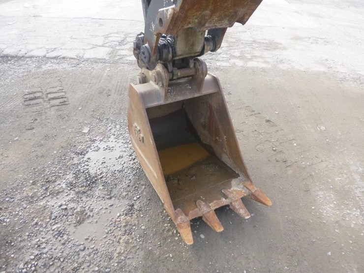 2016-deere-85g-image-24