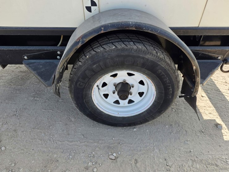 2015-caterpillar-xq30-image-11