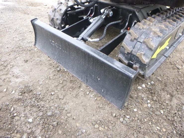 2025-vicsec-vc15p-hydraulic-excavator-image-15