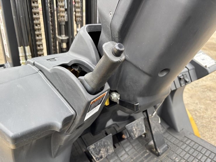 2021-caterpillar-gp30n-image-22