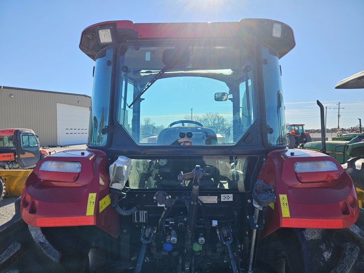 case-ih-farmall-120c-image-17