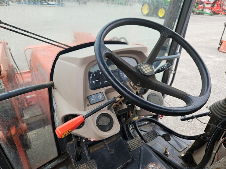 2008-kubota-m7040-image-19