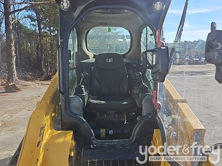 2021-caterpillar-299d3-image-22