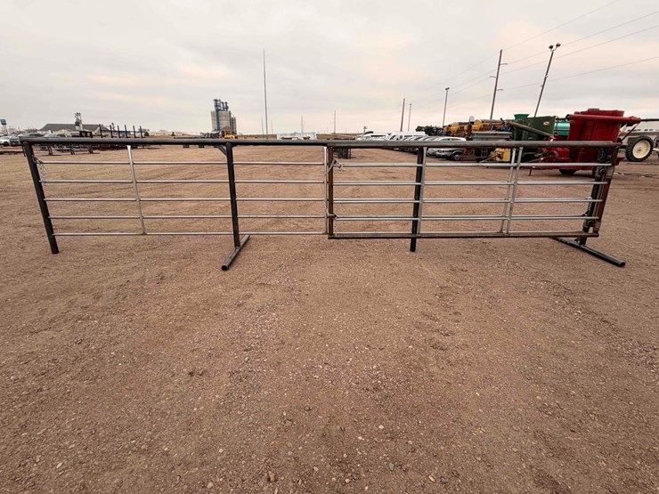 24-ft.-free-standing-panel-with-12-ft.-gate-image-1