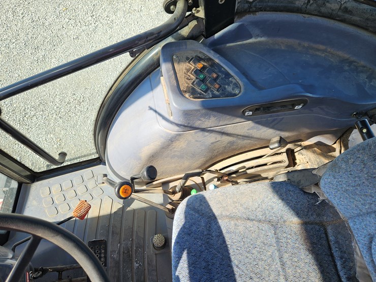 #203831-•-new-holland-td95-tractor-image-8