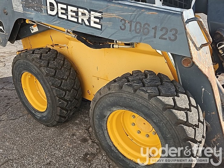 2012-deere-328d-image-21