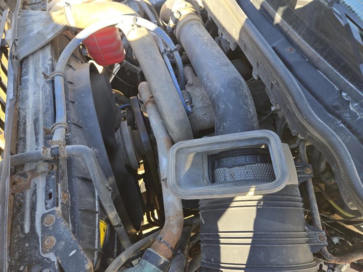 2014-international-7400-image-16