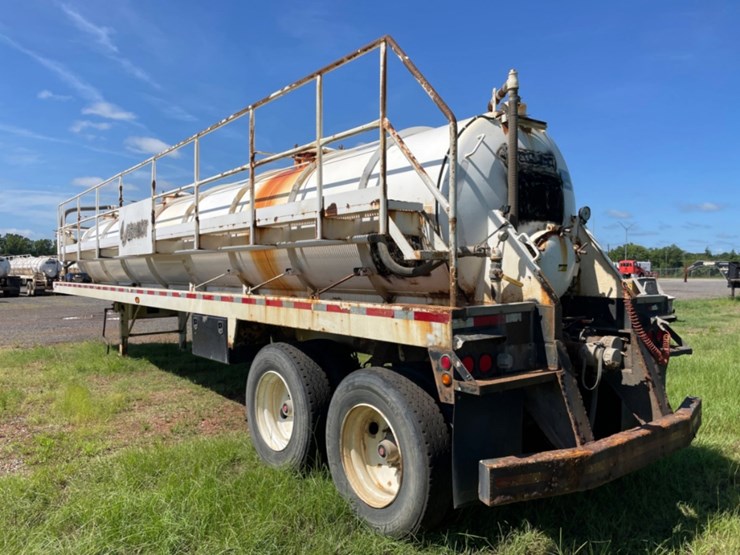 2012-jack-county-130-bbl-vacuum-trailer-image-6