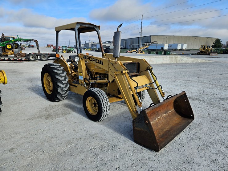 1996-ford-345d-image-26