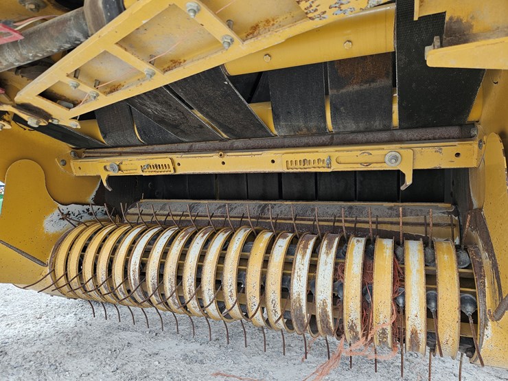 #203873-•-vermeer-505m-baler-image-6