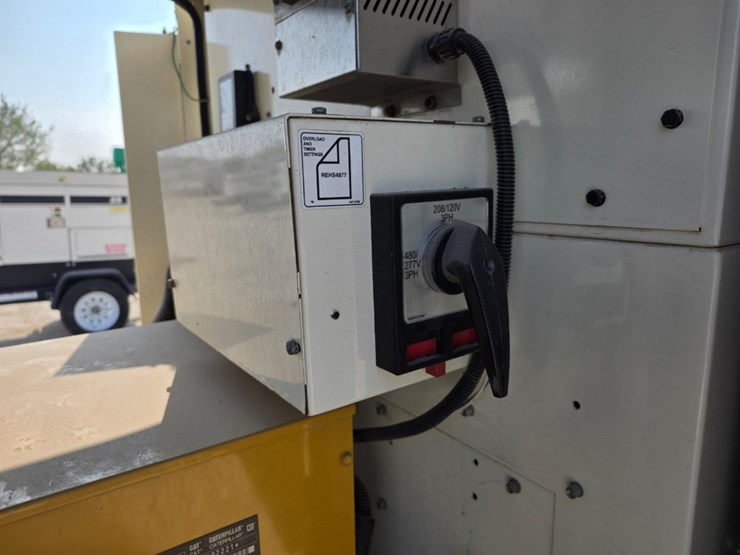 2015-caterpillar-xq30-image-9