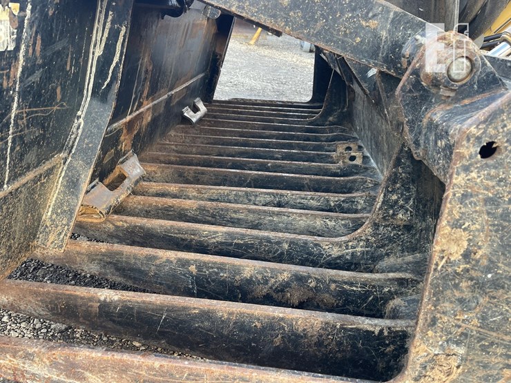 2006-deere-ct322-image-17