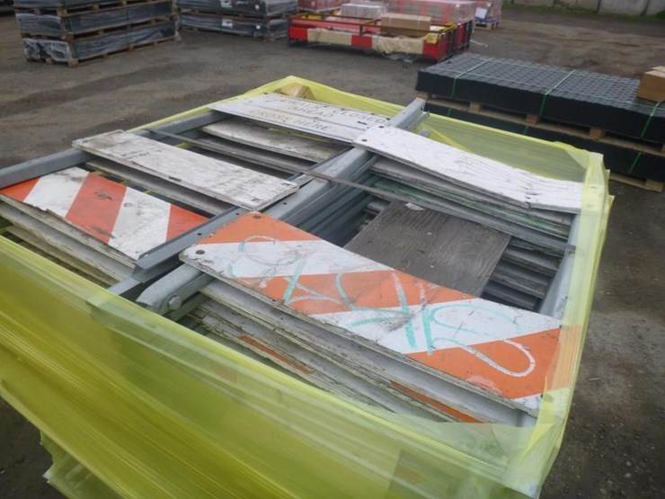 misc-traffic-cones-&-traffic-signs-image-7