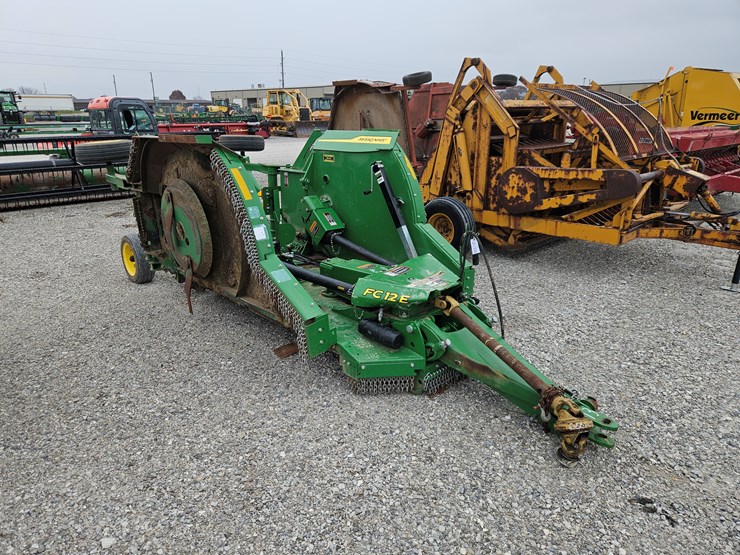 2022-john-deere-fc12e-image-12