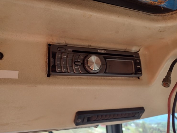 new-holland-4630-image-12