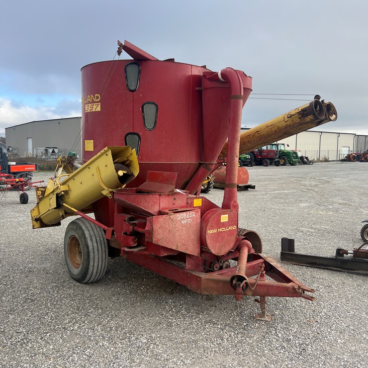 NEW HOLLAND 357