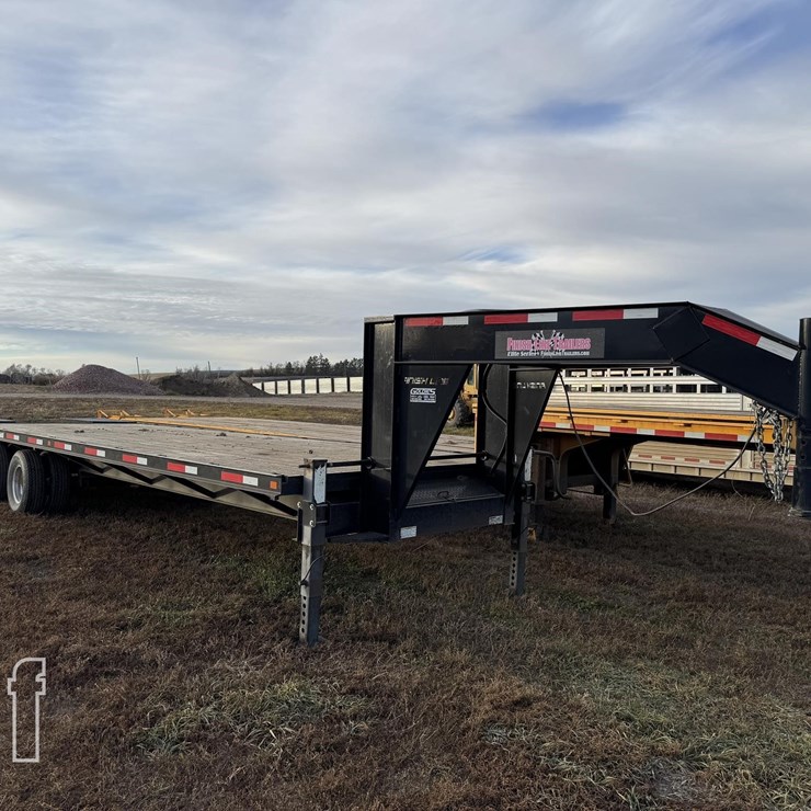 2014 FINISH LINE 30FT FLATBED