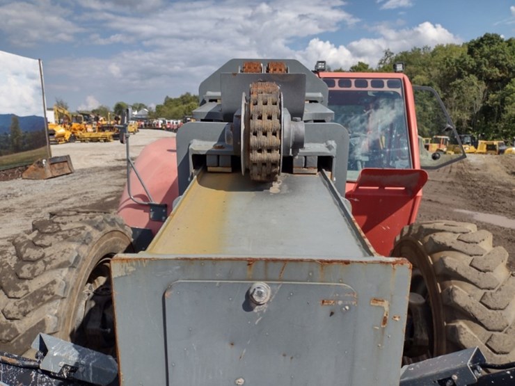 skyjack-sj1056th-image-16