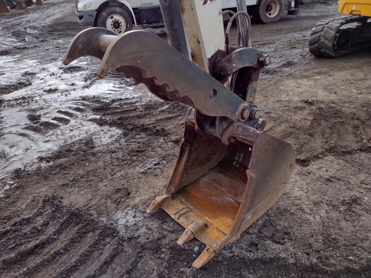 22-bobcat-e60-image-18