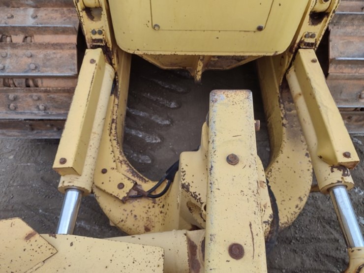 komatsu-d61ex-23-image-20