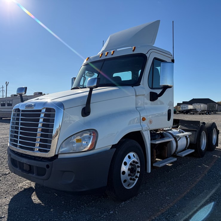 2018 FREIGHTLINER CASCADIA 125