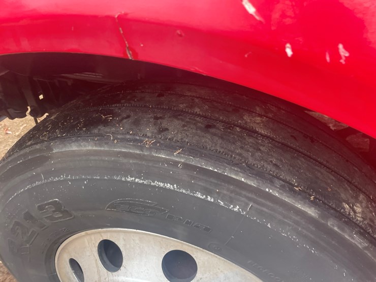 2008-volvo-10-image-20