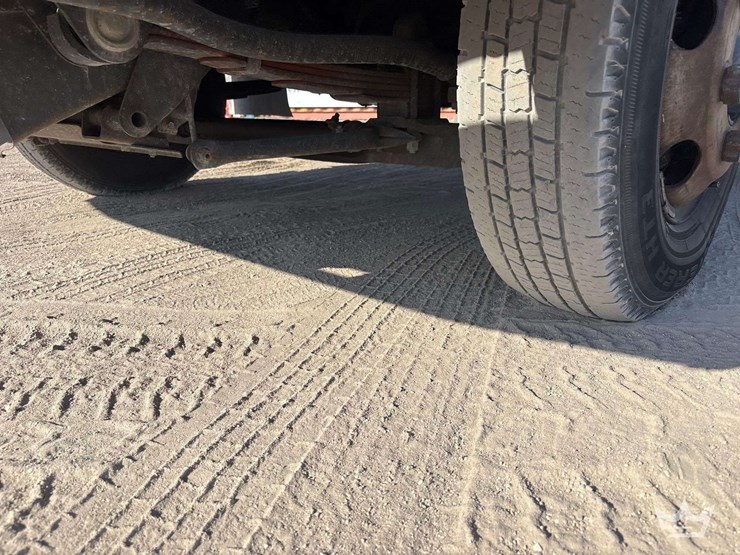 2007-mitsubishi-fuso-fe84d-image-32