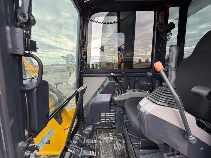 komatsu-pc56-7-image-41