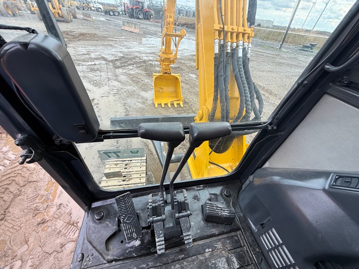 komatsu-pc56-7-image-47