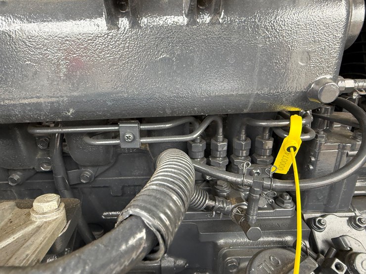 komatsu-pc56-7-image-8