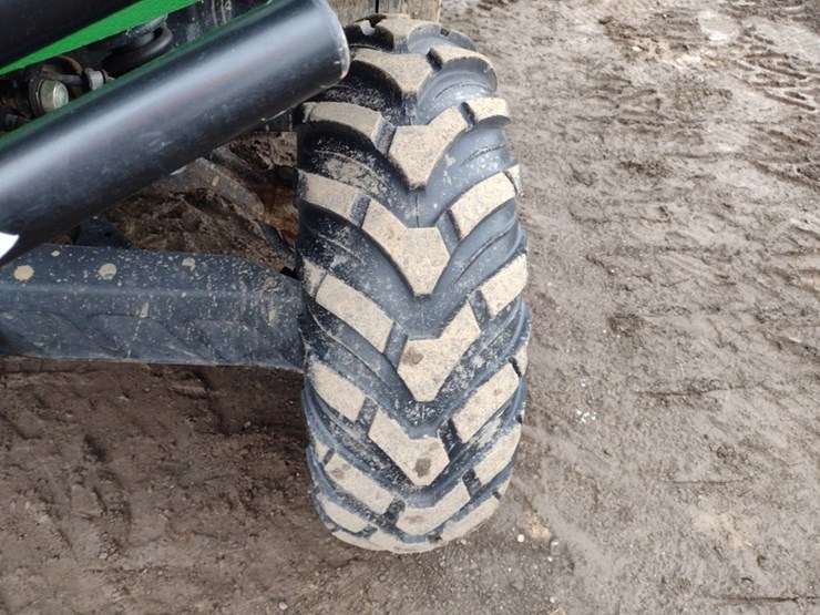 john-deere-gator-image-11