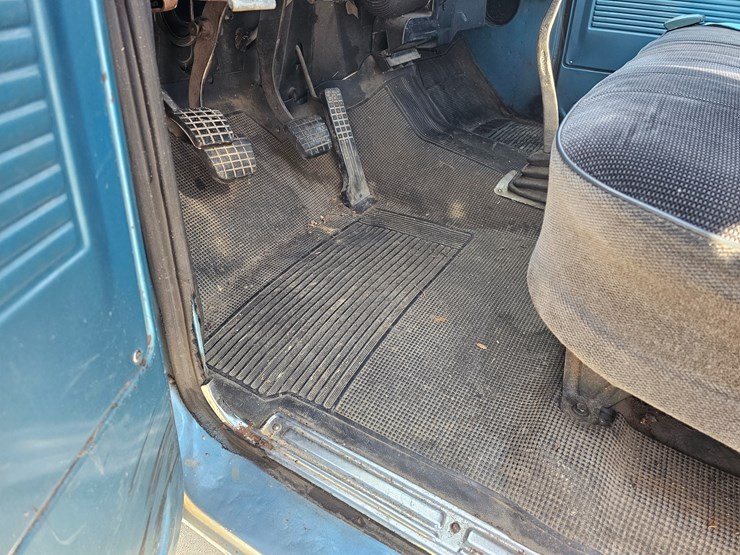 1970-chevrolet-c10-image-35