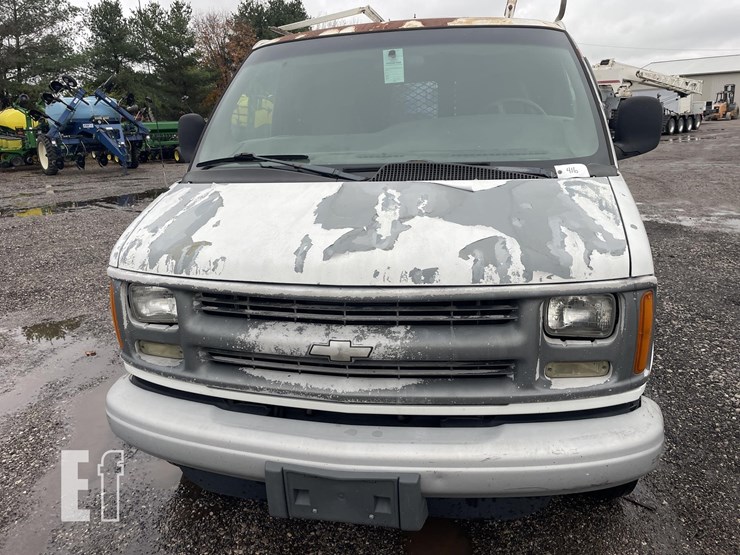 2002-chevrolet-express-2500-image-3