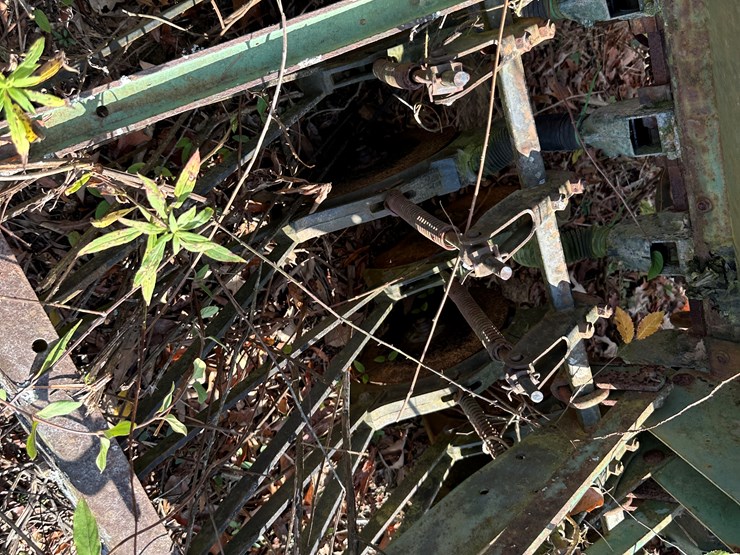 john-deere-12-image-23