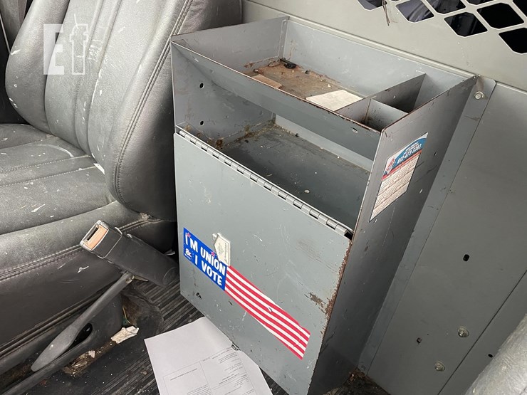 2002-chevrolet-express-2500-image-11