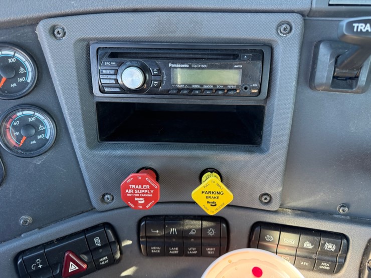 2018-freightliner-cascadia-125-image-51