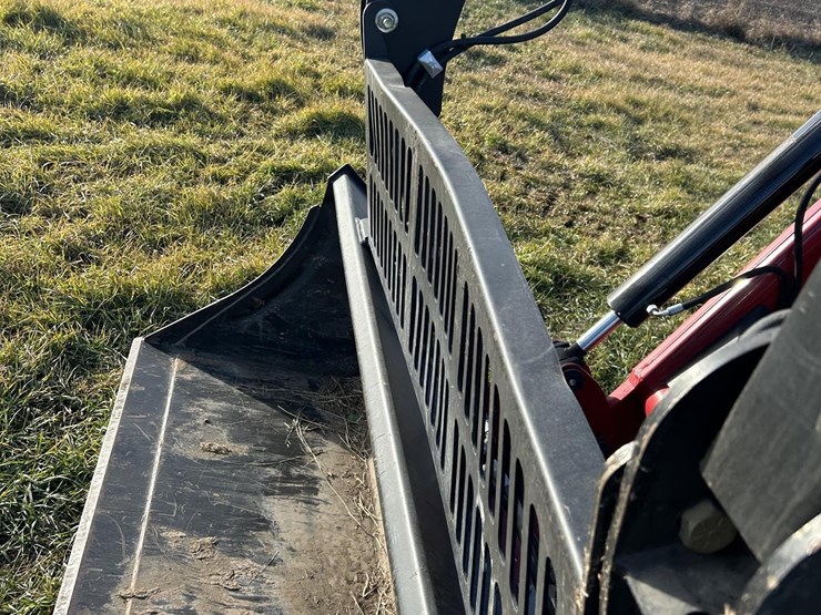 2022-case-ih-maxxum-150-image-8