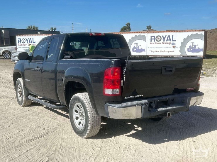 2008-gmc-sierra-1500-ext.-cab-pickup-truck-image-4