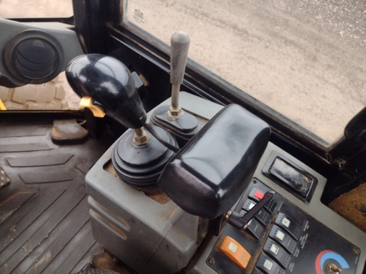 caterpillar-it28g-image-9