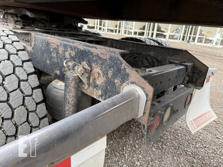 2003-kenworth-t2000-image-28