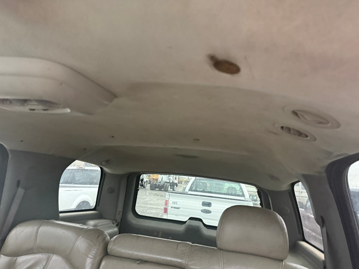 2000-chevrolet-tahoe-image-32