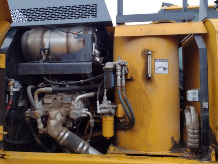 deere-200-lc-image-41