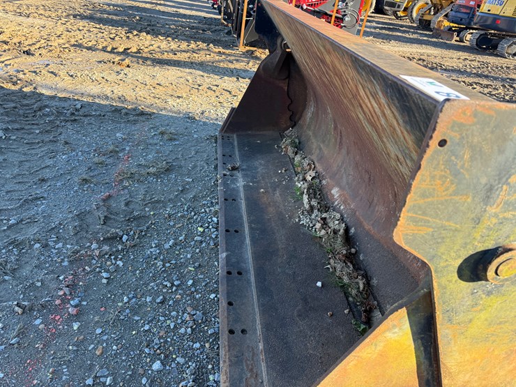 #87-•-88”-4-in-1-bucket-inv#33614-image-15