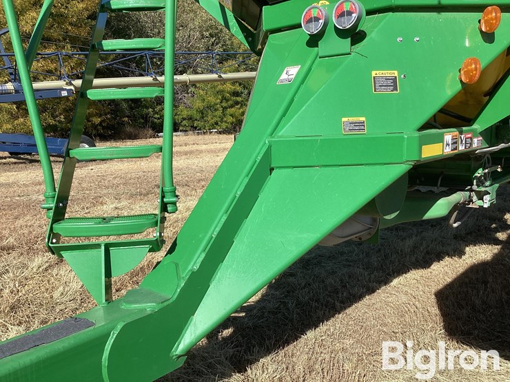 john-deere-1830-image-11