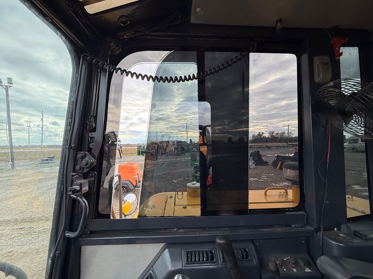 komatsu-pc56-7-image-54