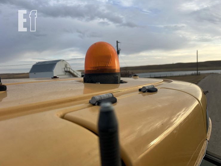 2014-challenger-mt585d-image-59