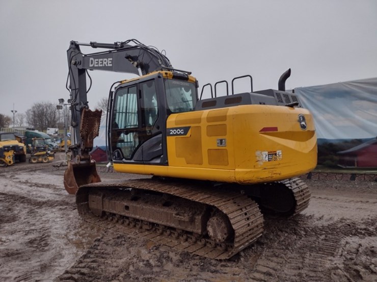 deere-200-lc-image-48