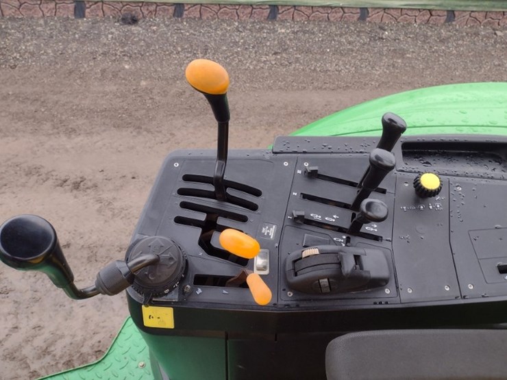 john-deere-6215-image-9